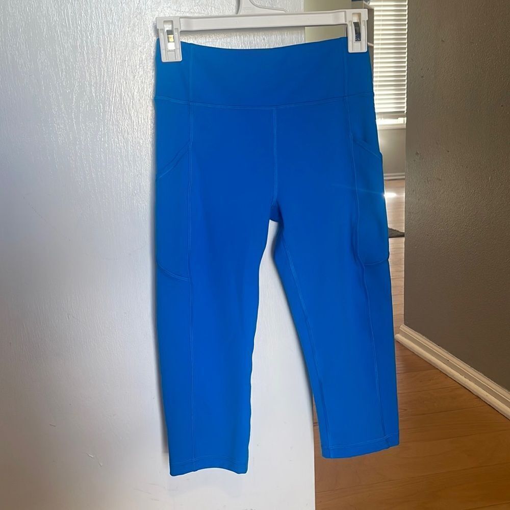 Lululemon Invigorate High-Rise crop legging, size 6